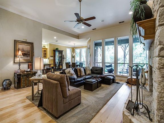 5th image of 1115 Winding Brook Dr