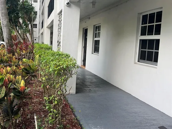 2900 N Course Dr APT 107, Pompano Beach, FL 33069