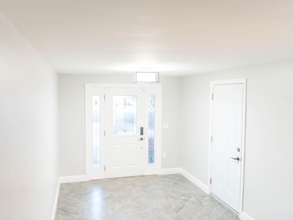 1st image of 67 Meadowbrook Dr