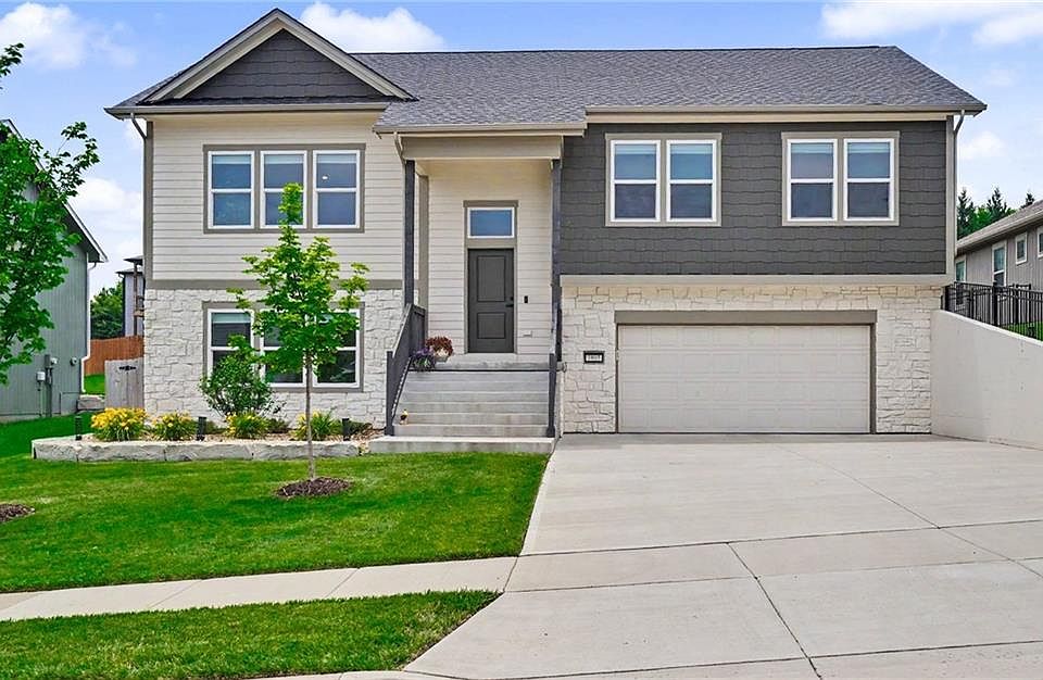 1st image of 3907 Sweetclover St