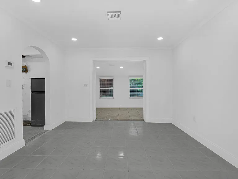 6621 Perry St — Photo 8