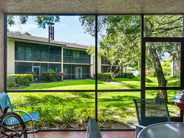 9505 NW 2nd Place, Coral Springs, FL 33071