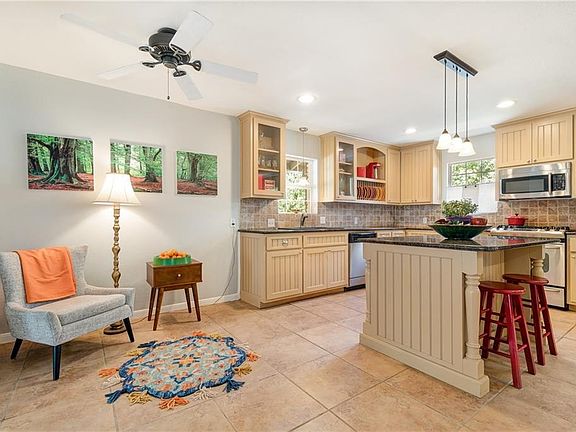 5th image of 3601 Garden Villa Ln