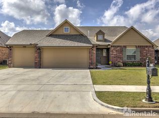 1322 E 134th Pl, Glenpool, OK 74033
