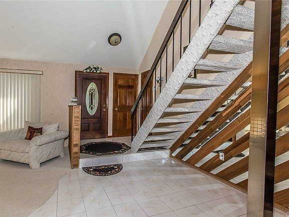 4th image of 62 N Morris Ave