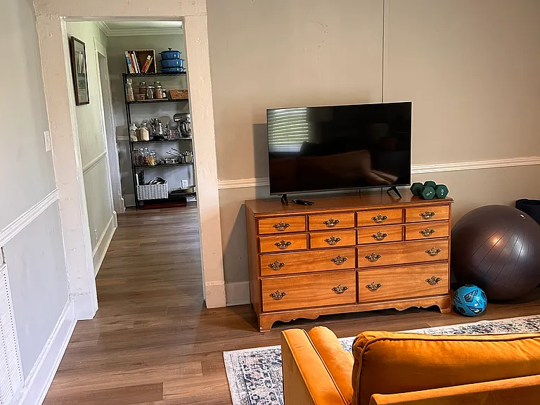 845 Main St W — Photo 6