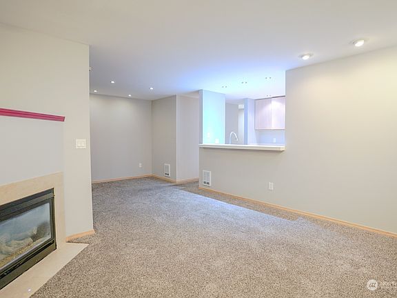 4th image of 9520 1st Avenue NE #C202