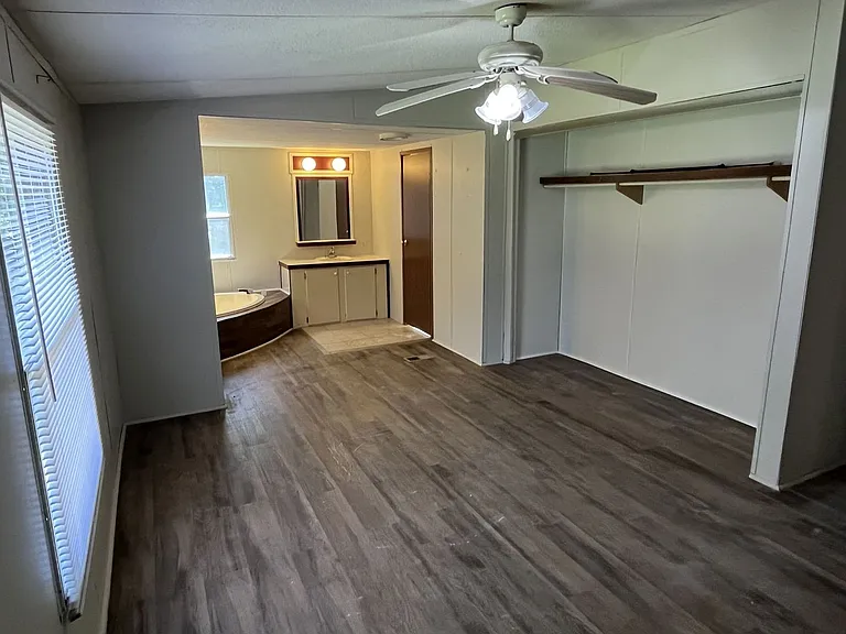 15422 Sharpe Rd — Photo 10