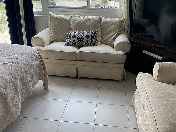 3rd image of 8817 Thomas Dr #618