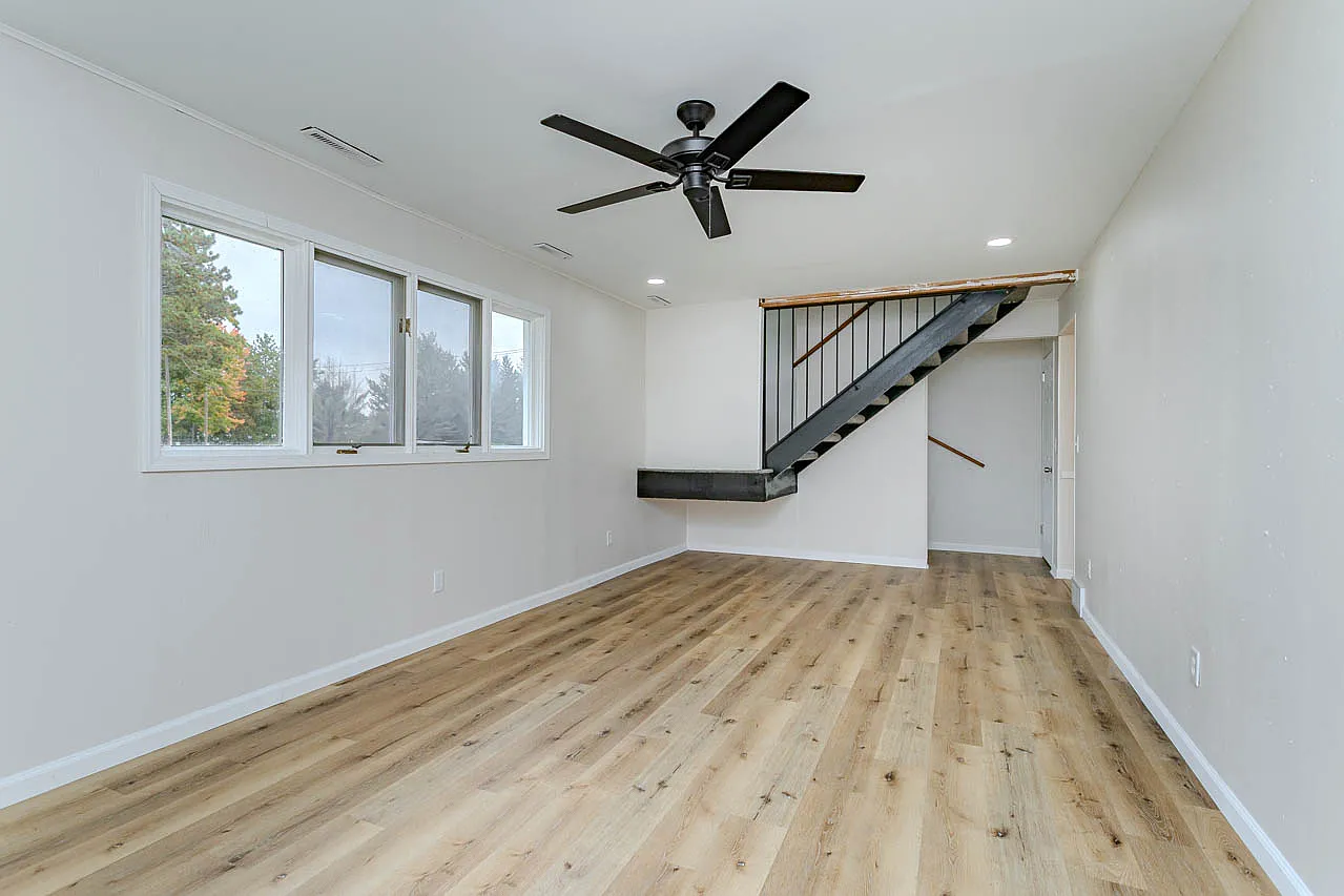 3 bed, 1.5 bath, 1200 sqft, $1,750 — Photo 3