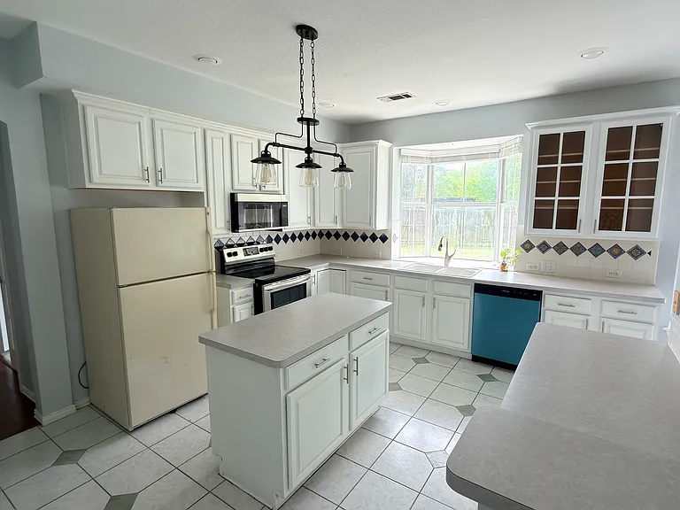411 Chatham St — Photo 9