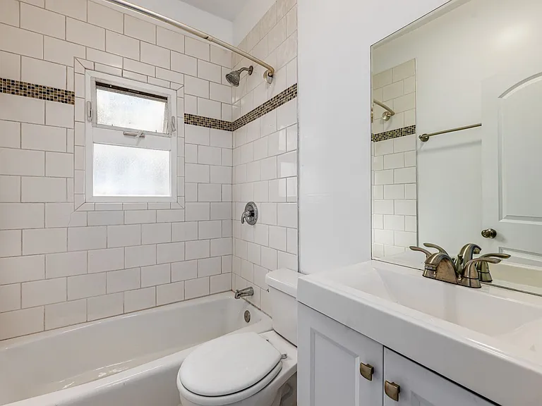 "Lofts @ Larchmont"- Lofts at Larchmont LLC — Photo 5