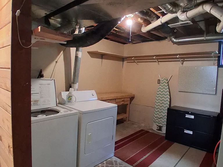 435 Mount Ave — Photo 26