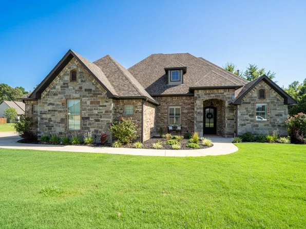 200 Saddle Brook Cir, Hallsville, TX 75650