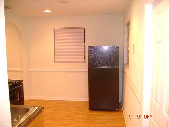 in-set lightings/window treatments/black refrig.