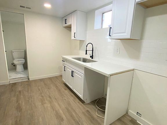 3rd image of 556 32nd St #11729769