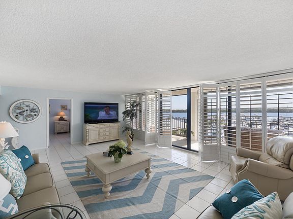 4th image of 120 Lakeshore Dr #6370