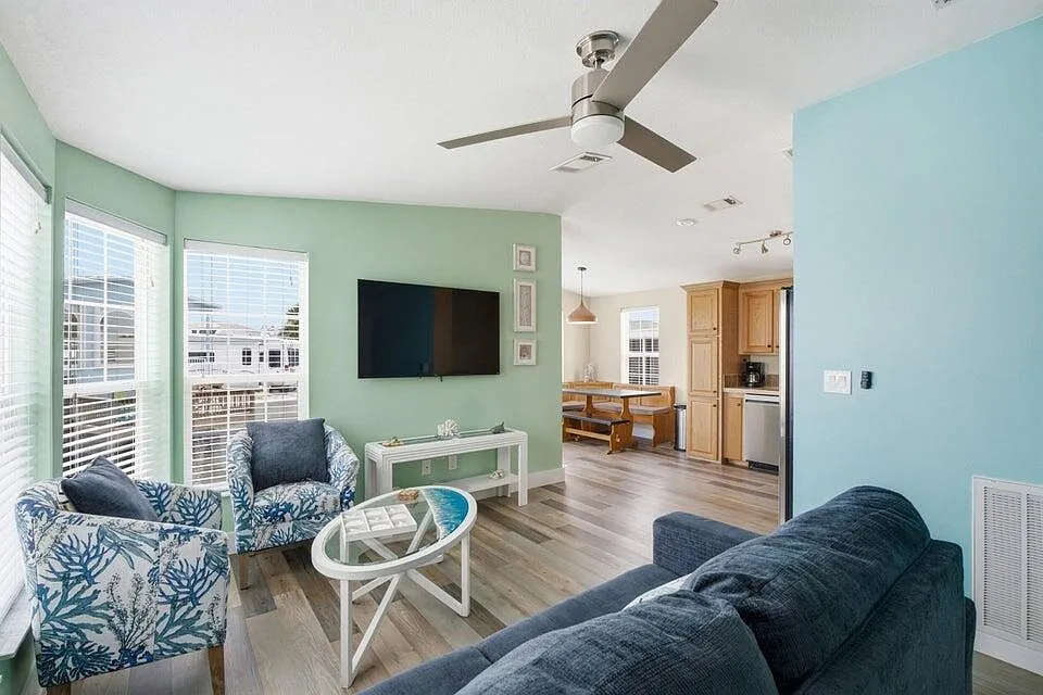 2 bed, 1.5 bath, 811 sqft, $2,800 — Photo 4