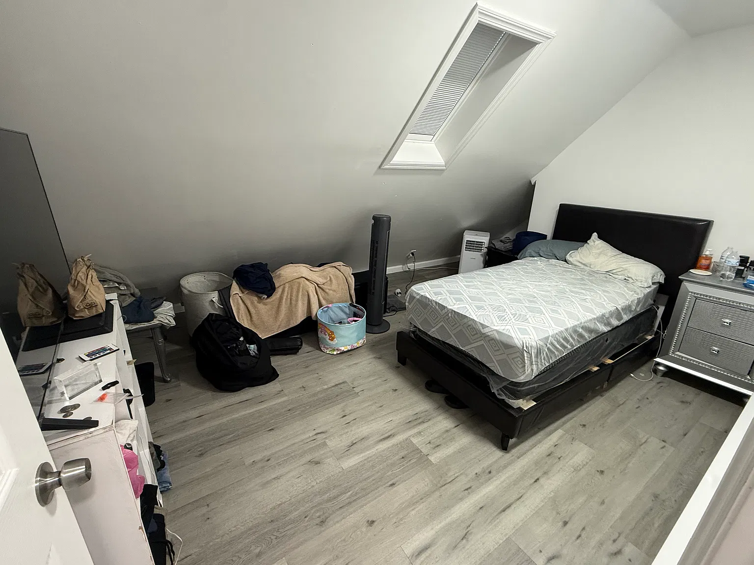 3 bed, 400 sqft, $2,500 — Photo 4