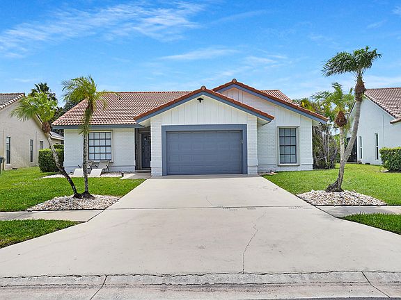 3rd image of 10131 Camelback Lane