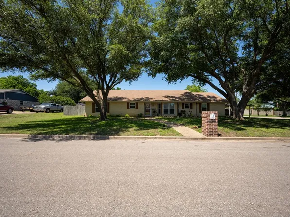 10701 Hiawatha Dr, Woodway, TX 76712