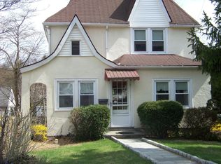 19 Spencer St, Mount Kisco, NY 10549