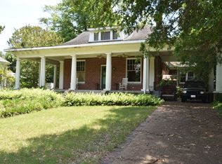 609 River Rd, Greenwood, MS 38930
