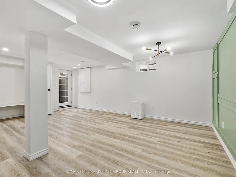 660 Mackechnie Cres #LOWER — Photo 11