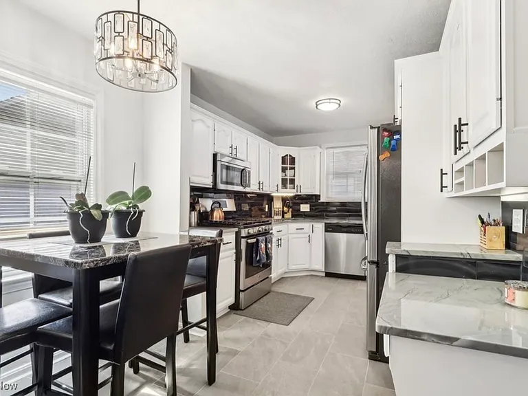 17912 Lomond Blvd — Photo 5