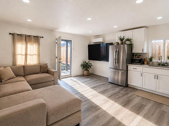 4th image of 412 S Conejo Ave