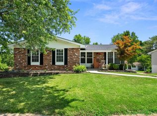 344 Village Creek Dr, Ballwin, MO