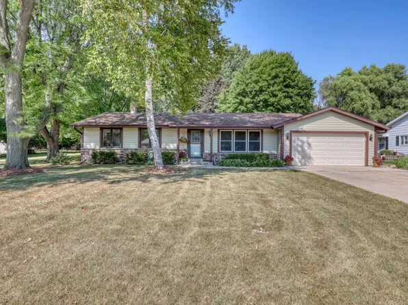 820 East Imperial DRIVE, Hartland, WI 53029