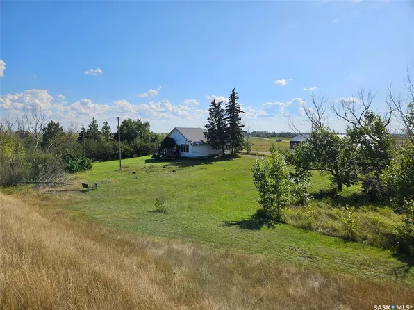 102 Montreal STREET, Ernfold, SK S0H 1K0