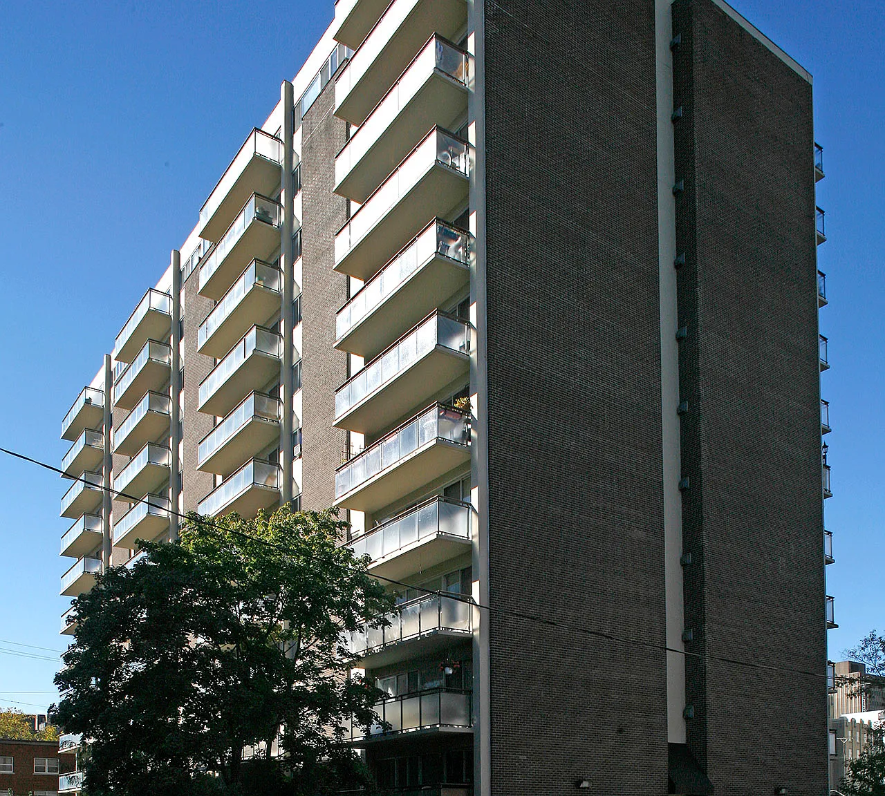 Regency Towers — Photo 4