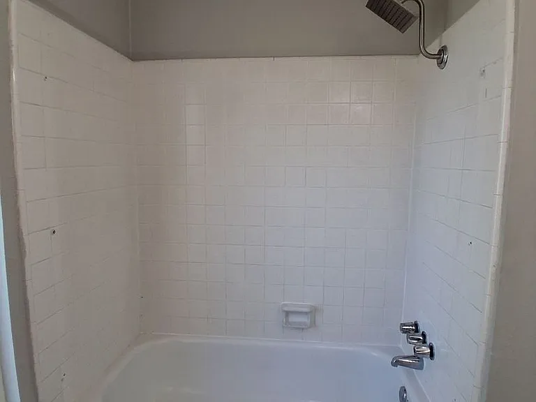 3319 E. Fairmont Ave. — Photo 16
