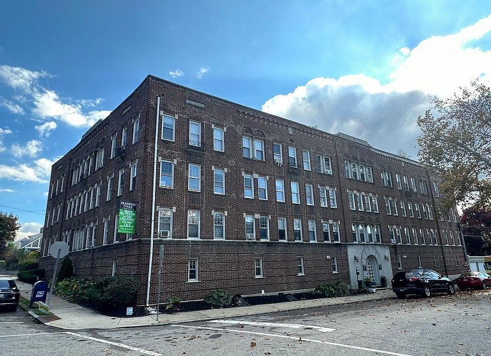 1st image of 202 W Sedgwick St #100