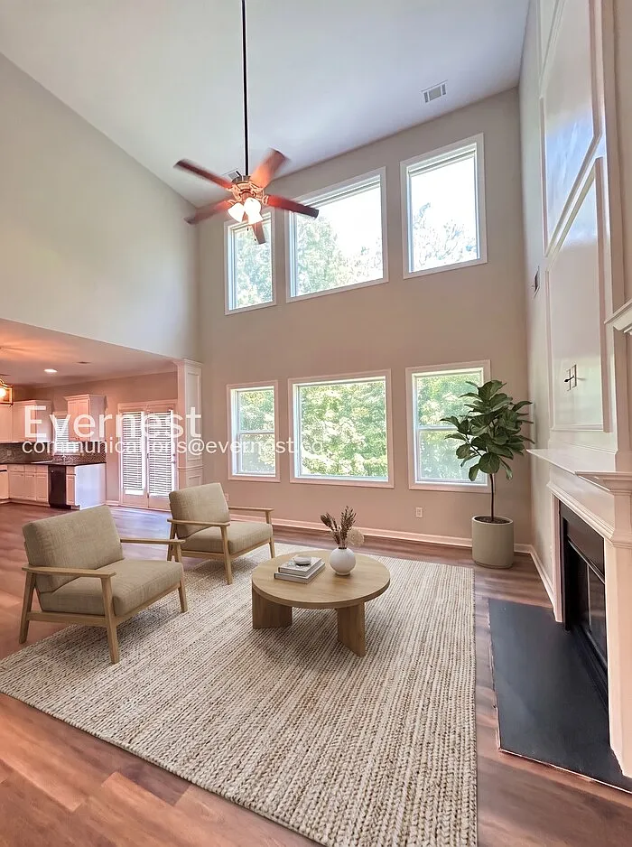 5 bed, 3.0 bath, 3088 sqft, $2,945 — Photo 3
