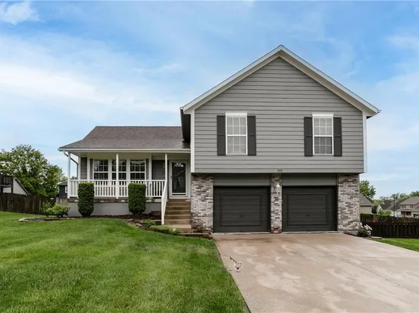 1519 Bridlewood Ln, Raymore, MO 64083