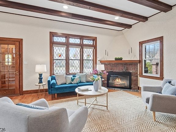 4th image of 3 Hyde Rd