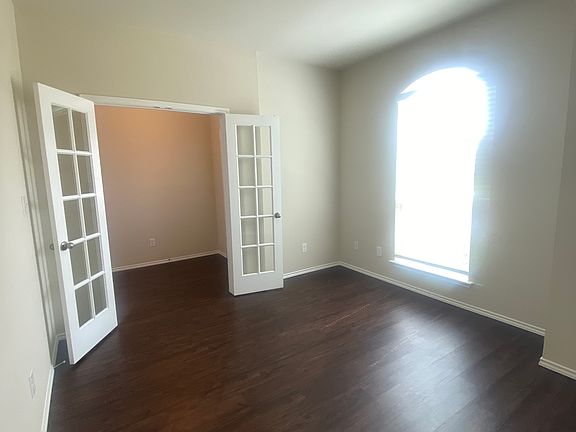3rd image of 2604 Cortona St