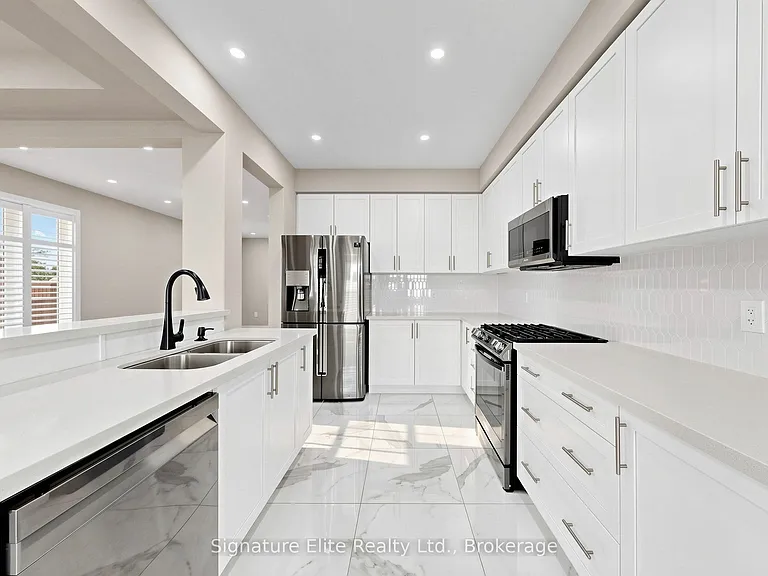 44 Cotton St #A — Photo 17