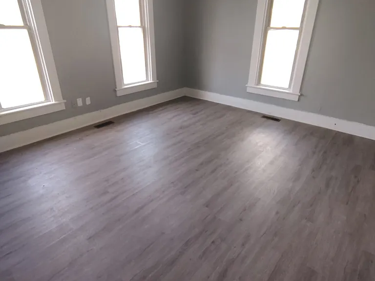 703 E Franklin St — Photo 11