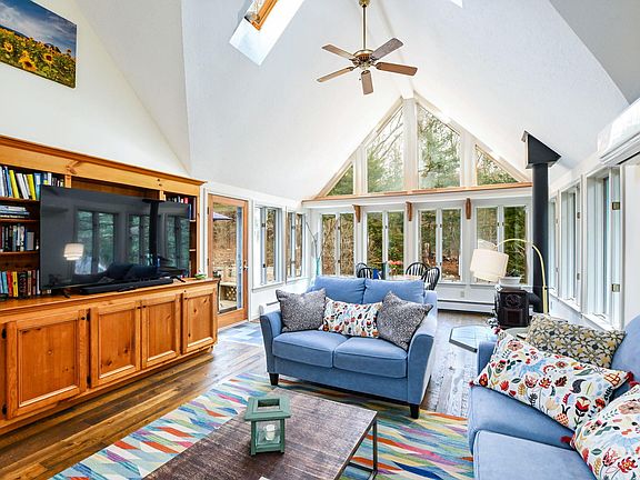 4th image of 42 Pond View Drive
