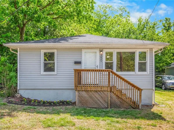 2047 Urban St, Winston Salem, NC 27107