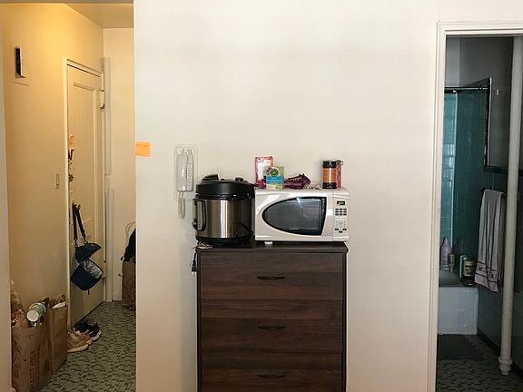3rd image of 122 W 81st St #1F