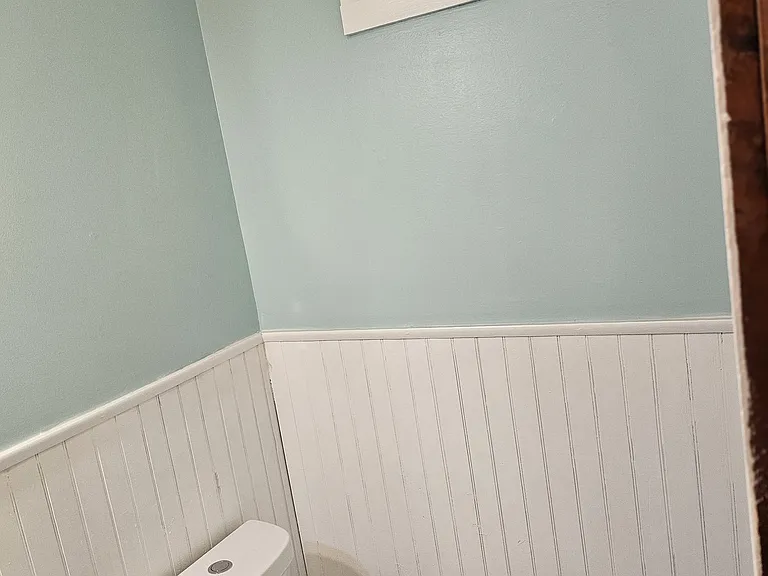 1-bedroom, 1-bathroom apartment featuring a comfortable living area and functional kitchen layout. This cozy space offers a spacious bedroom, full bathroom, and an open living room perfect for relaxing or entertaining.