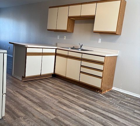5th image of 407 1st St S #1