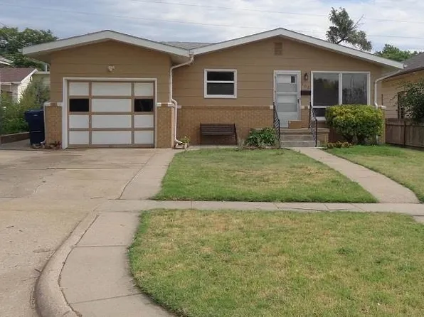 107 W 19th St, Hays, KS 67601