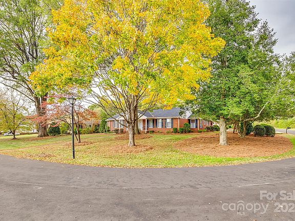 3rd image of 2209 Kings Dr