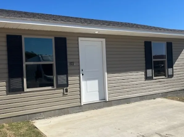 823 E 8th Ave #B, Paragould, AR 72450